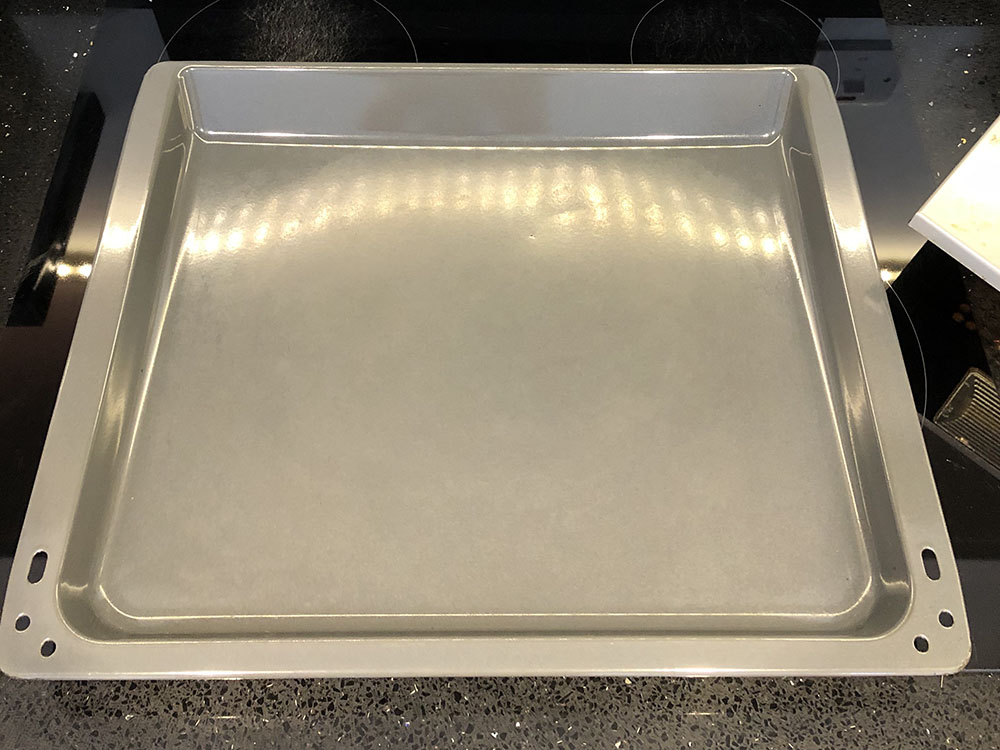 Clean oven grill pan